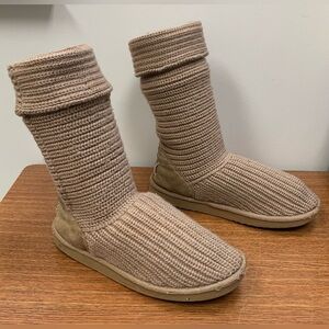 Y2K UGG suede and sweater boots tan size 8